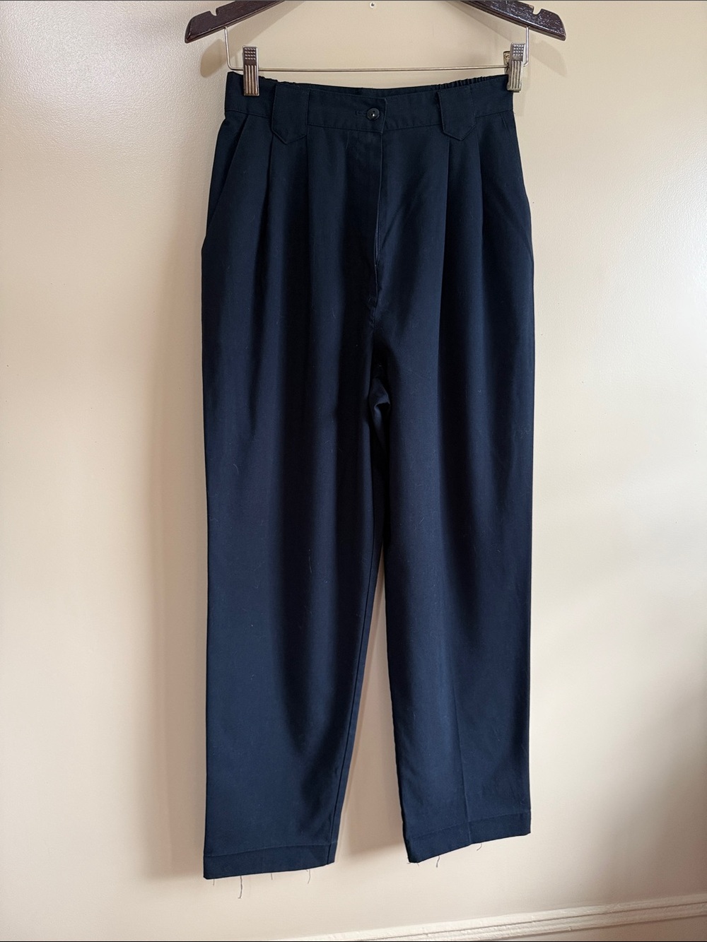 Men's Classic Pleated Dress Pants - Black